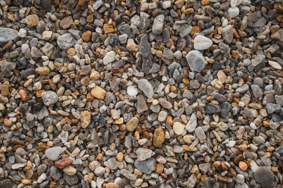 widok na wysokiej jakości kruszywo płukane przygotowane do zastosowania w systemach drenażowych